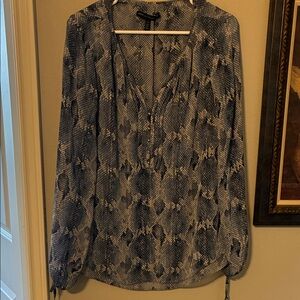 White House Black Market Blue Silver Snake Print Women's Top Blouse EUC 12